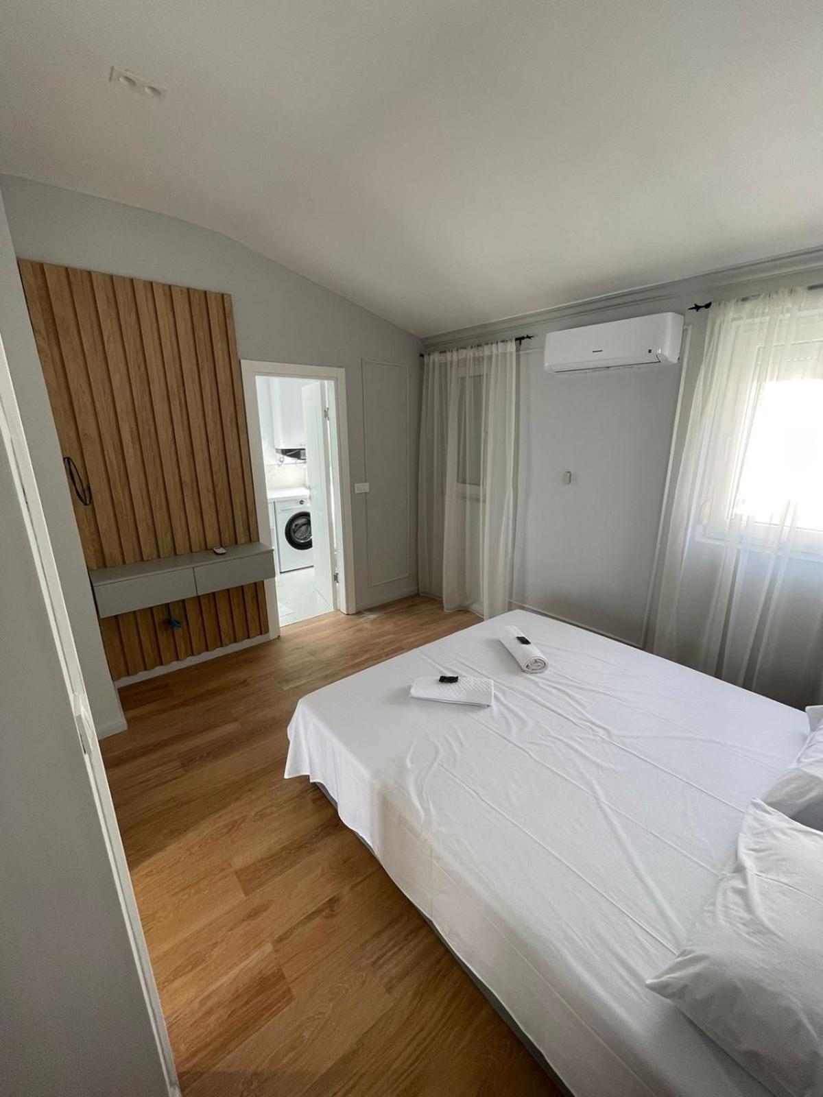 Lungomare Apartments Petrovac Exterior photo